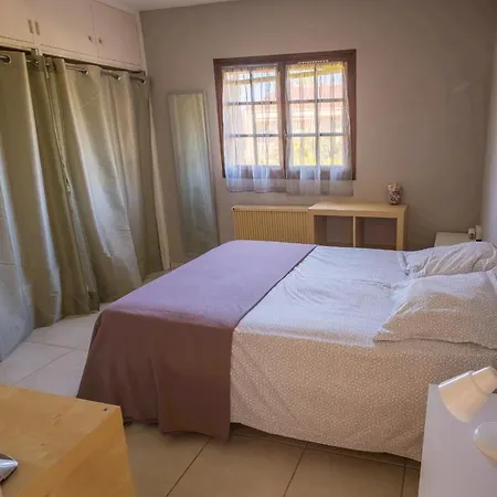 A 500m De La * イエール