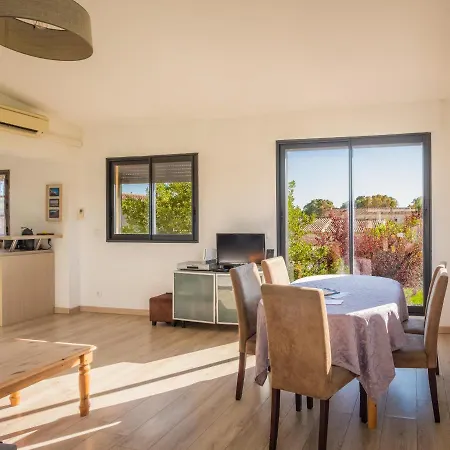 A 500m De La Holiday home *